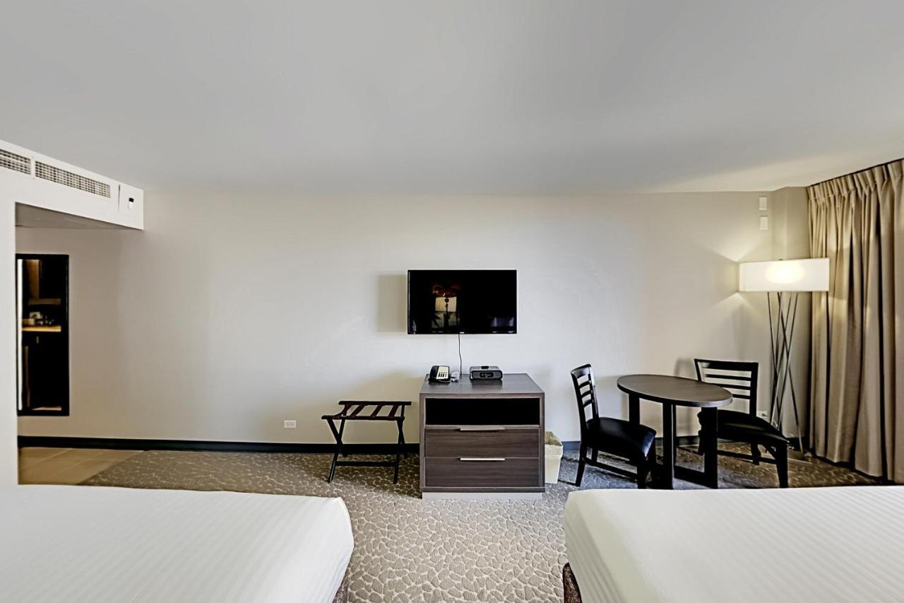Aqua Palms Waikiki Ocean View Lanai Parking Included Daire Honolulu Dış mekan fotoğraf