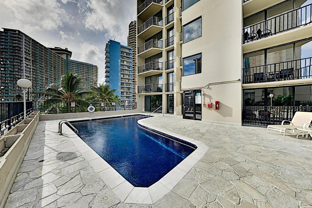 Aqua Palms Waikiki Ocean View Lanai Parking Included Daire Honolulu Dış mekan fotoğraf
