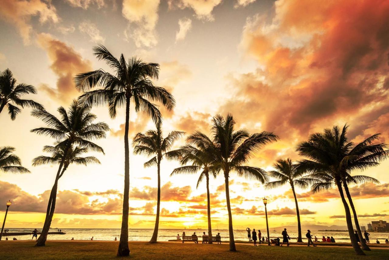 Aqua Palms Waikiki Ocean View Lanai Parking Included Daire Honolulu Dış mekan fotoğraf
